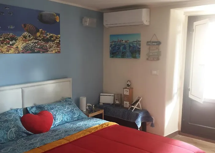 Viky House